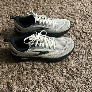 Brooks Revel mens size 11.5